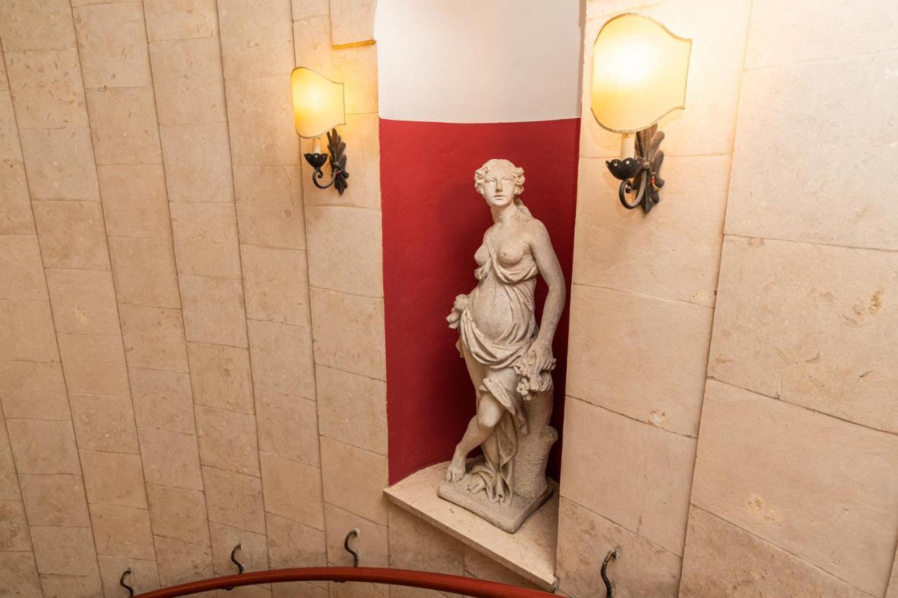 Domus Verona - Elegante Residenza Con Affaccio Su Porta Leoni Exterior foto