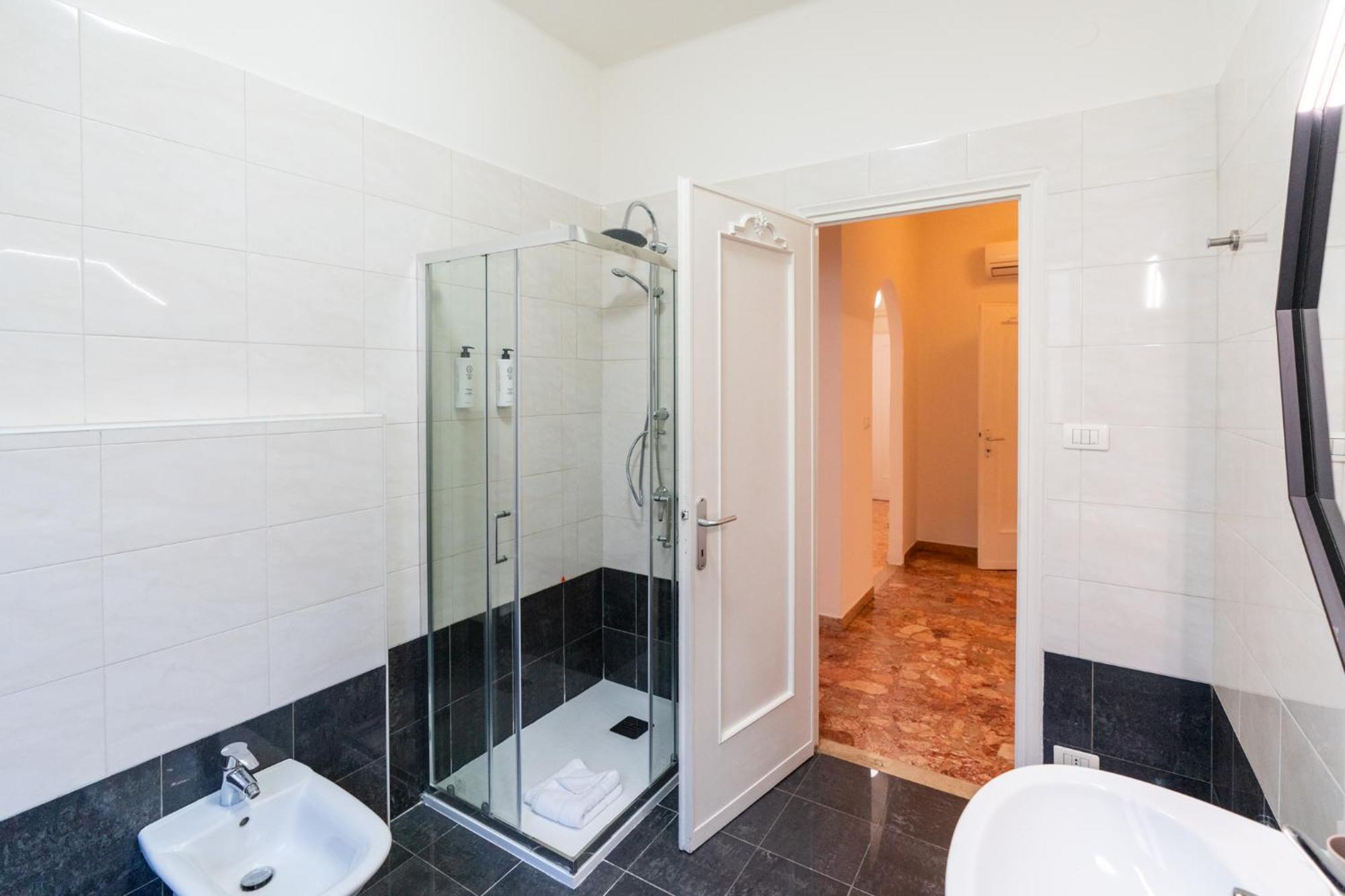 Domus Verona - Elegante Residenza Con Affaccio Su Porta Leoni Habitación foto